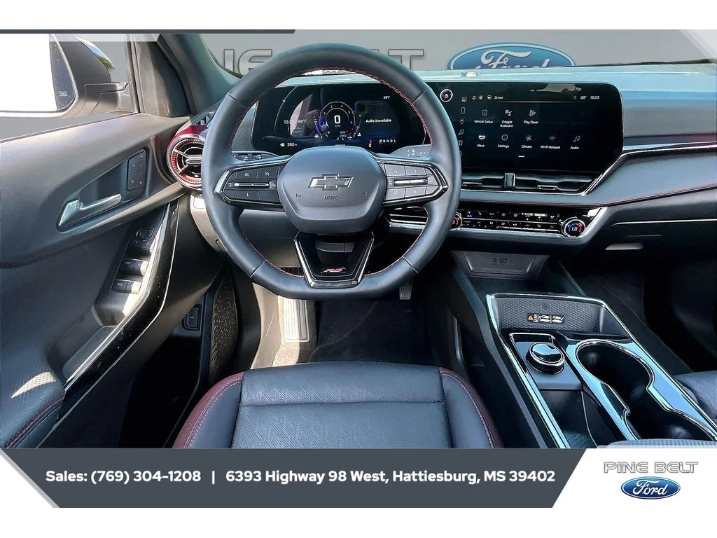 Used 2025 Iridescent Pearl Tricoat Chevrolet FWD RS image 5