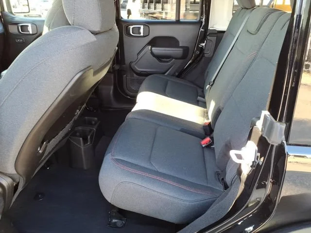 Used 2025 Black Jeep 4-Door Rubicon 4x4 image 9