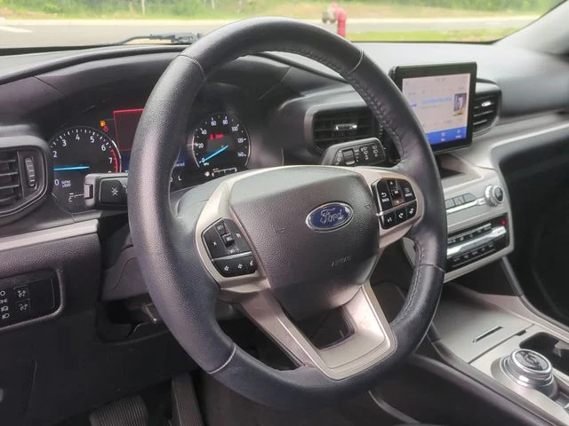 Used 2023 White Ford XLT image 31