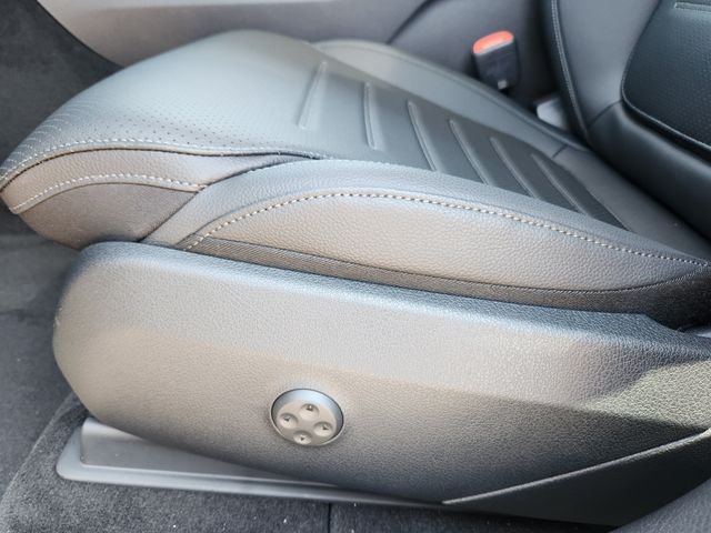 New 2027 Graphite Grey Metallic Mercedes-Benz GLC 300 image 9