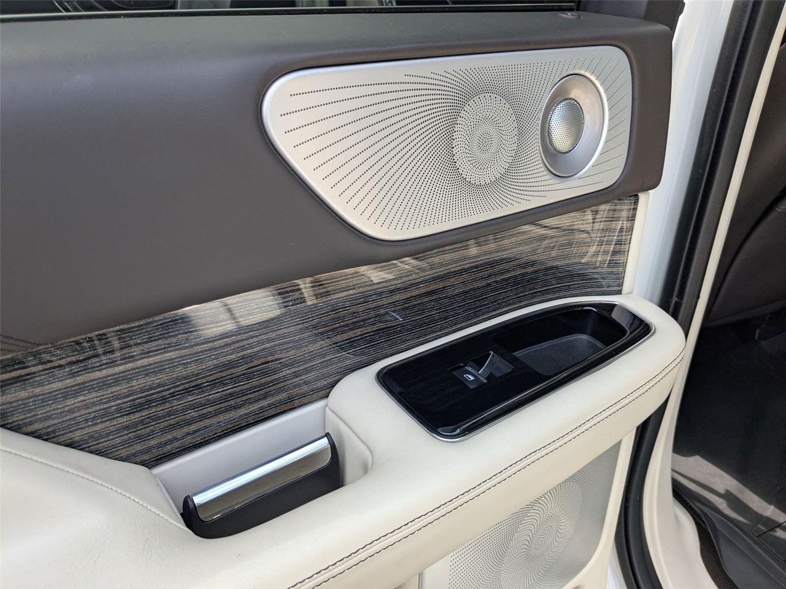 Used 2020 Pristine White Lincoln Black Label image 26