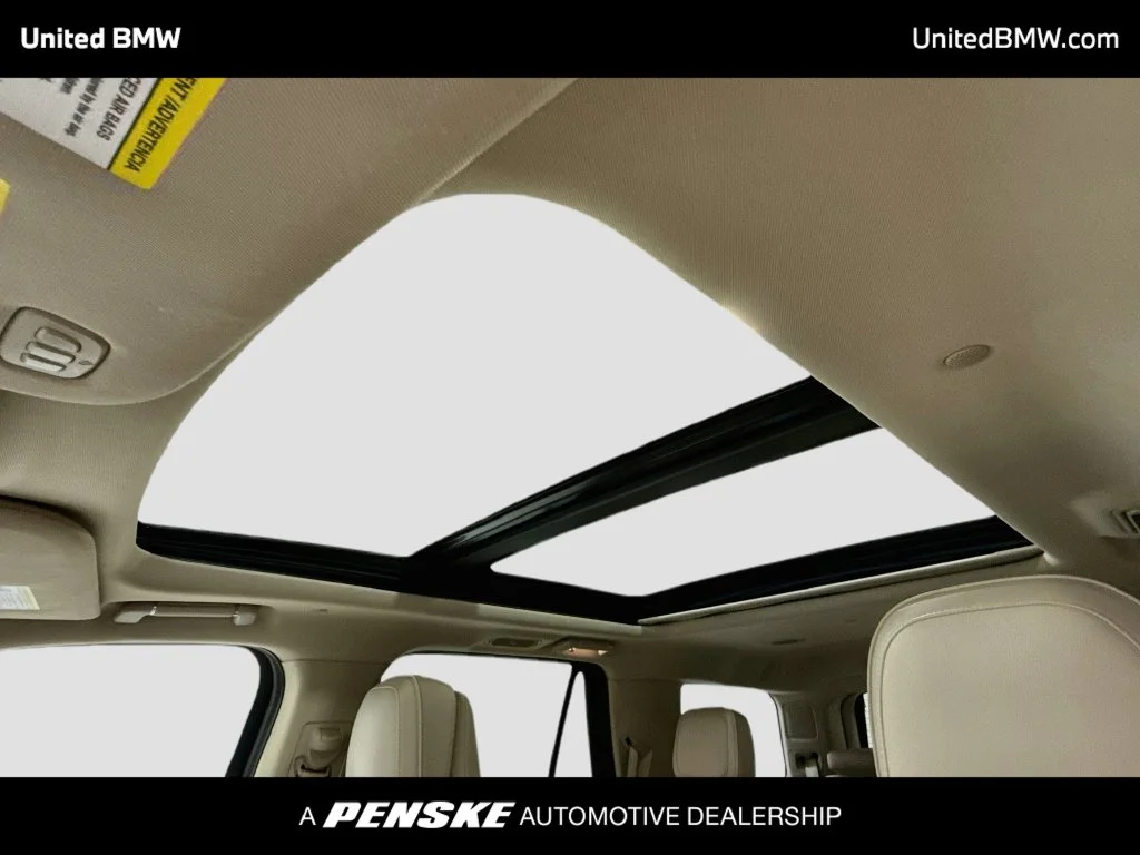 Used 2019 White Platinum Clearcoat Metallic Lincoln Reserve image 19
