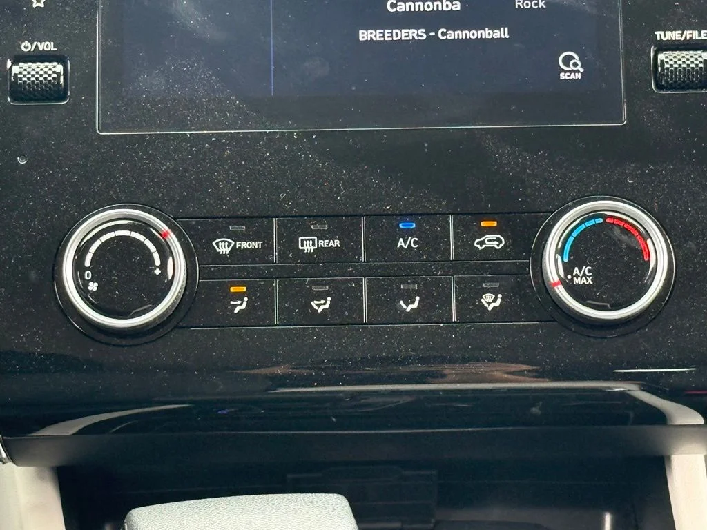 Used 2022 Silver Hyundai SEL image 19