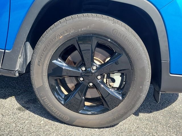 Used 2023 Blue Jeep Altitude image 7