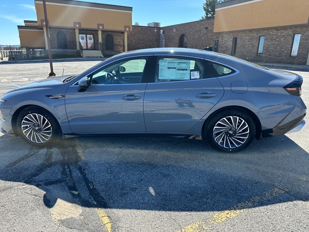 New 2026 Blue Hyundai SEL image 2