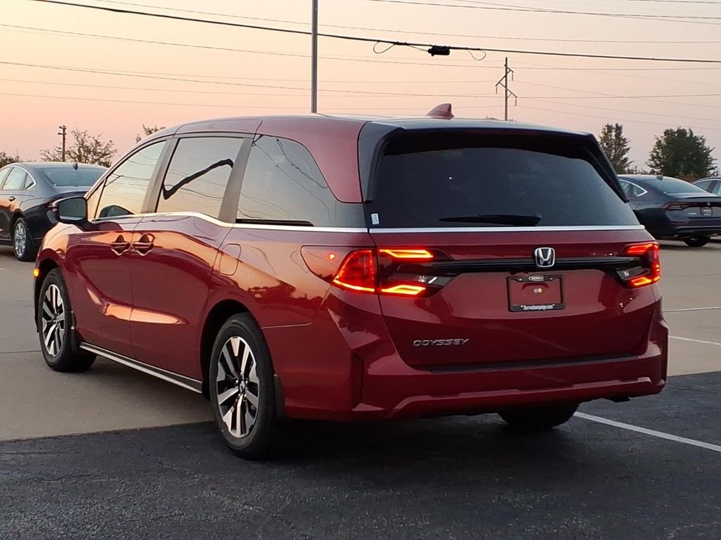 New 2027 Radiant Red Metallic II Honda EX-L image 13