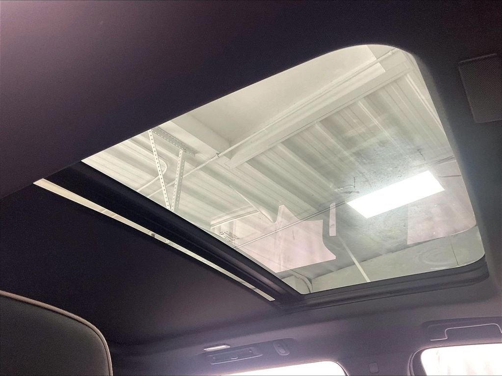 Used 2025 White GMC Elevation image 23