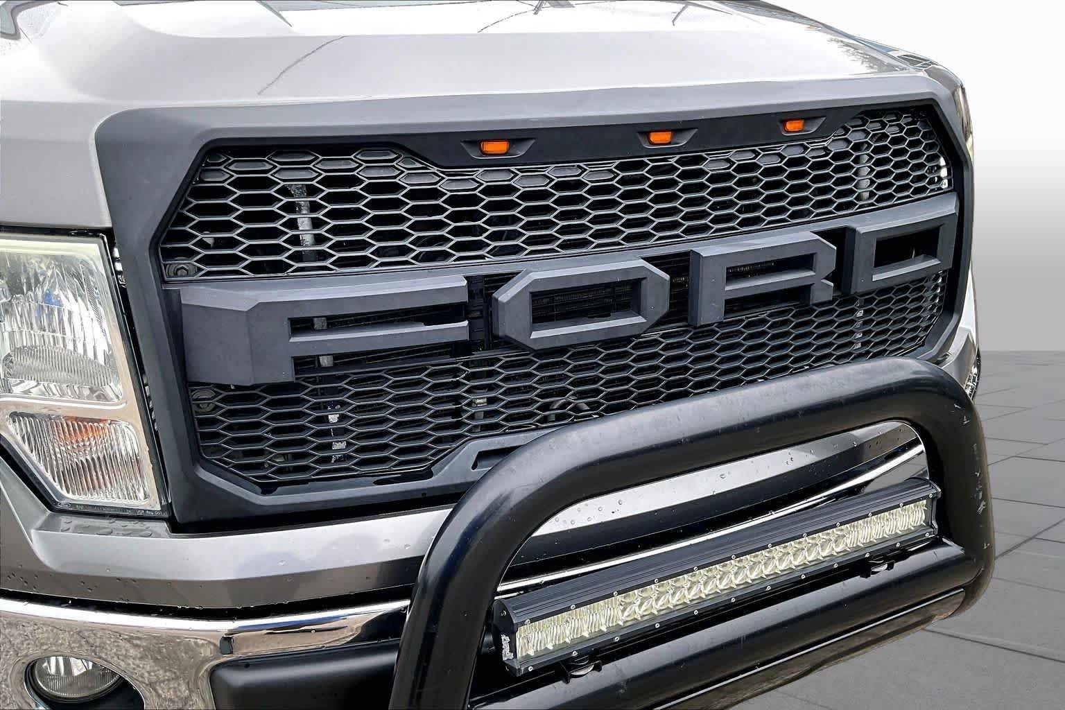 Used 2014 Sterling Gray Metallic Ford XLT image 30