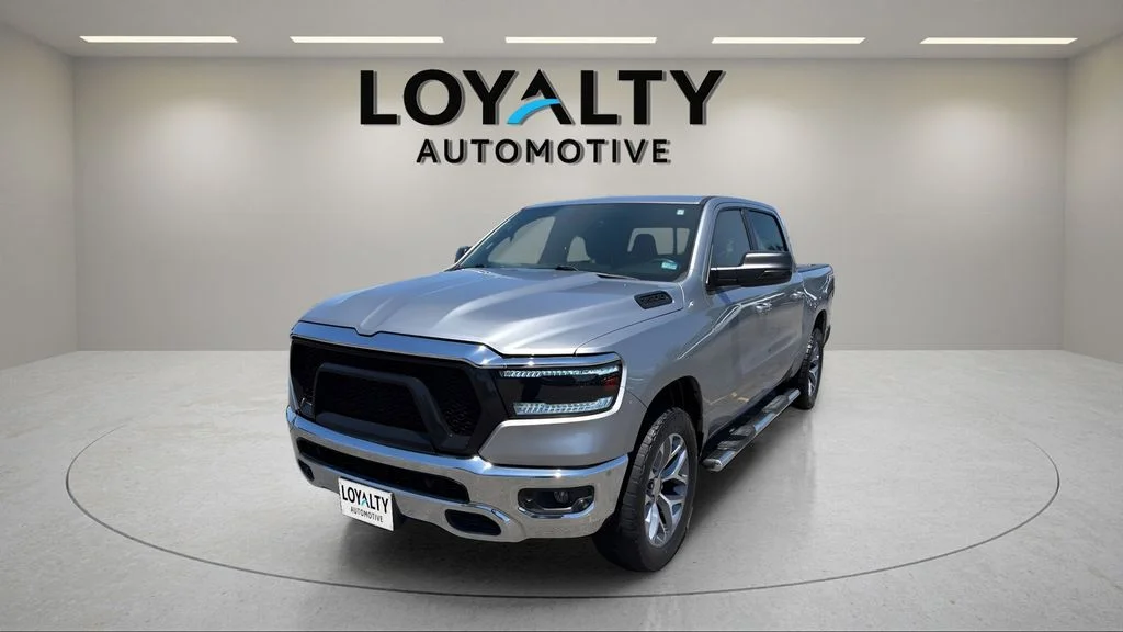 2019 RAM 1500 Big Horn/Lone Star 4x4 Crew Cab 5'7's photo
