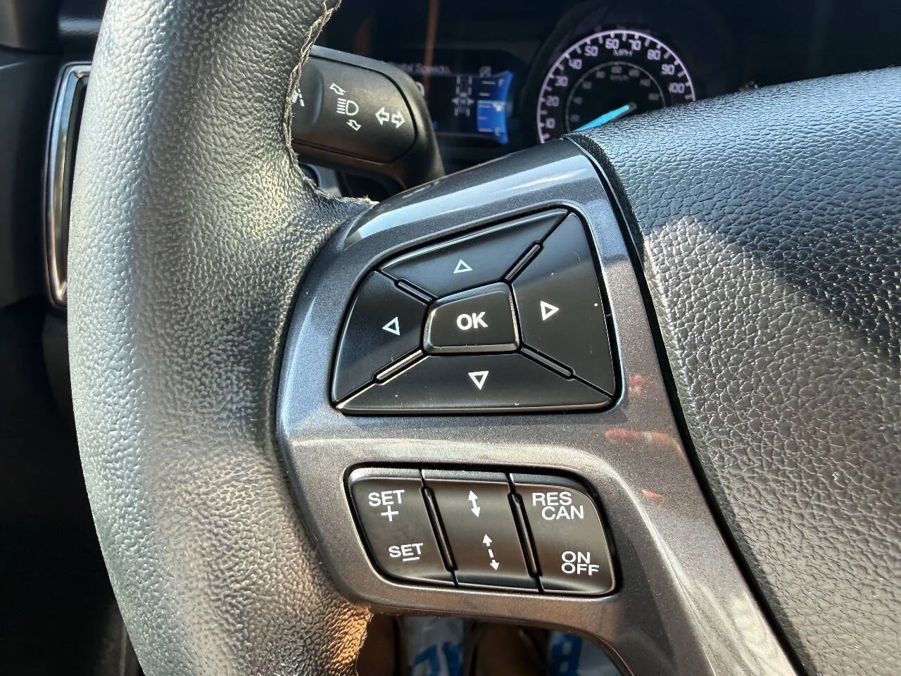 Used 2020 Magnetic Ford Lariat 4x4 4dr SuperCrew 5.1 ft. SB image 18