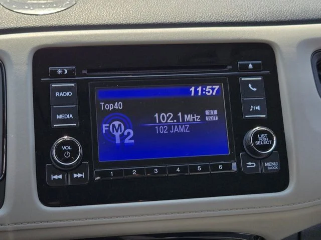 Used 2022 White Honda LX image 26