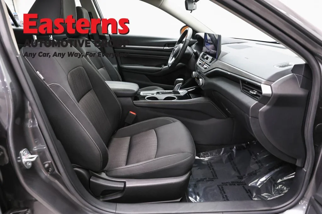 Used 2023 Gray Nissan 2.5 SV image 24