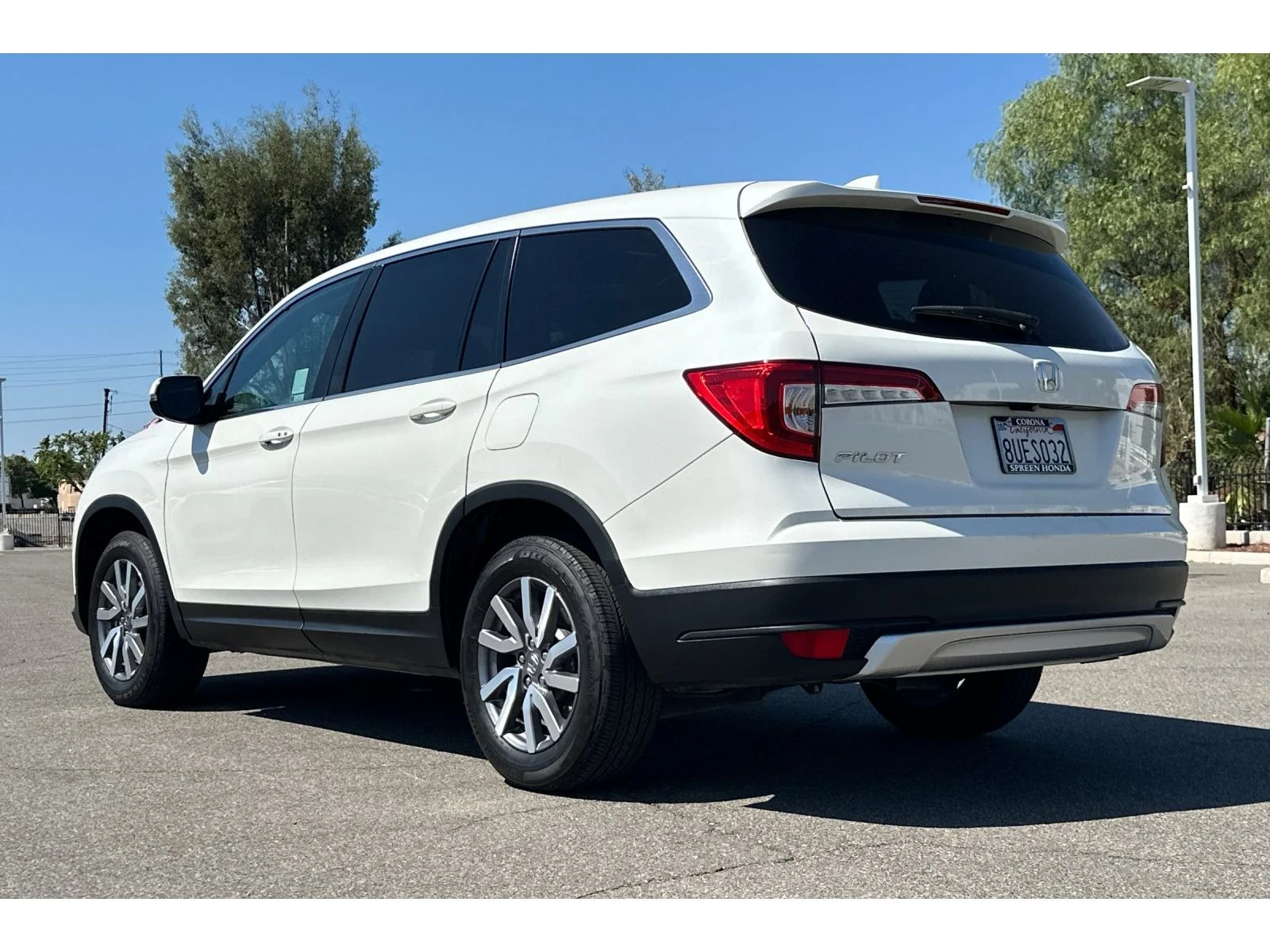Used 2019 White Diamond Pearl Honda EX-L w/Navi & RES image 3