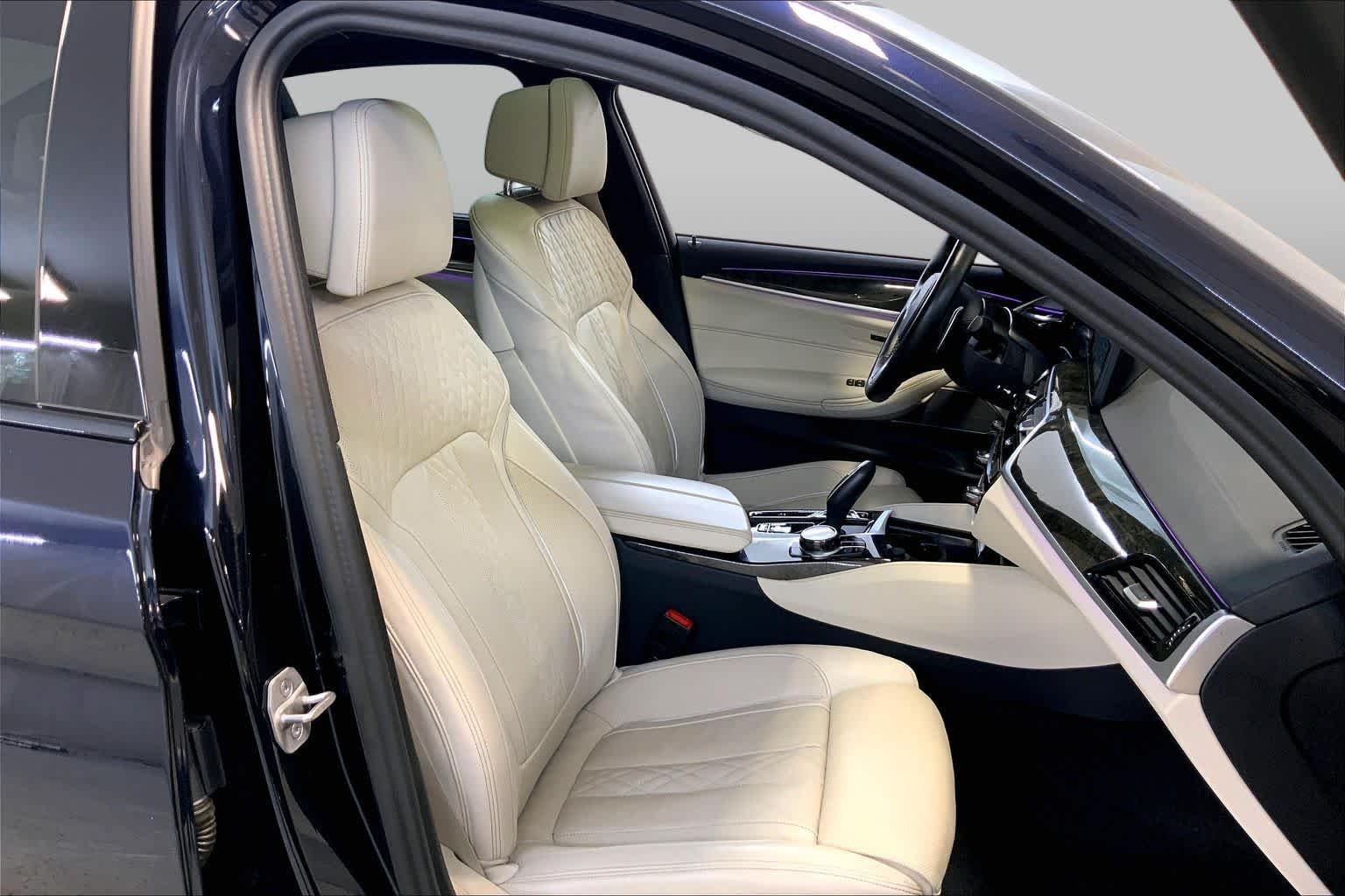 Certified Used 2023 Carbon Black Metallic BMW 540i xDrive image 8