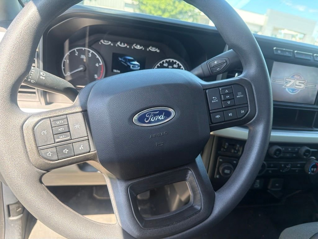 Used 2023 Silver Ford XLT image 12