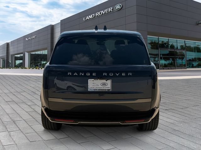 Used 2026 Varesine Blue Metallic Land Rover SE image 4