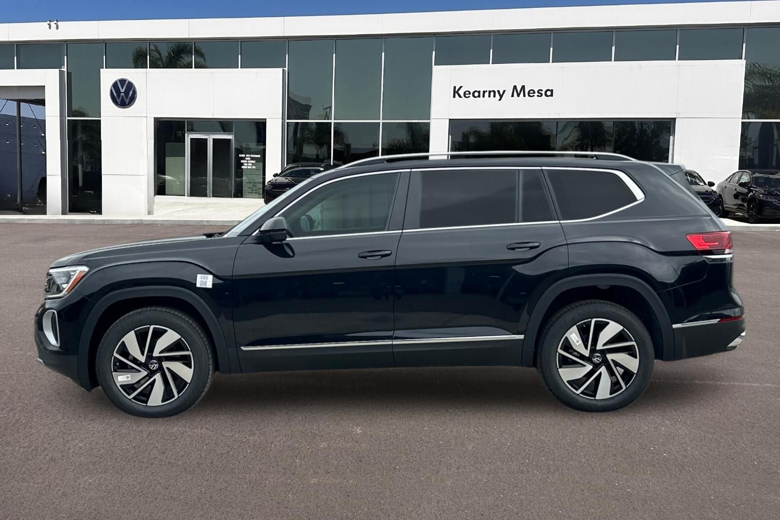 New 2026 Deep Black Pearl Volkswagen 2.0T SEL image 7