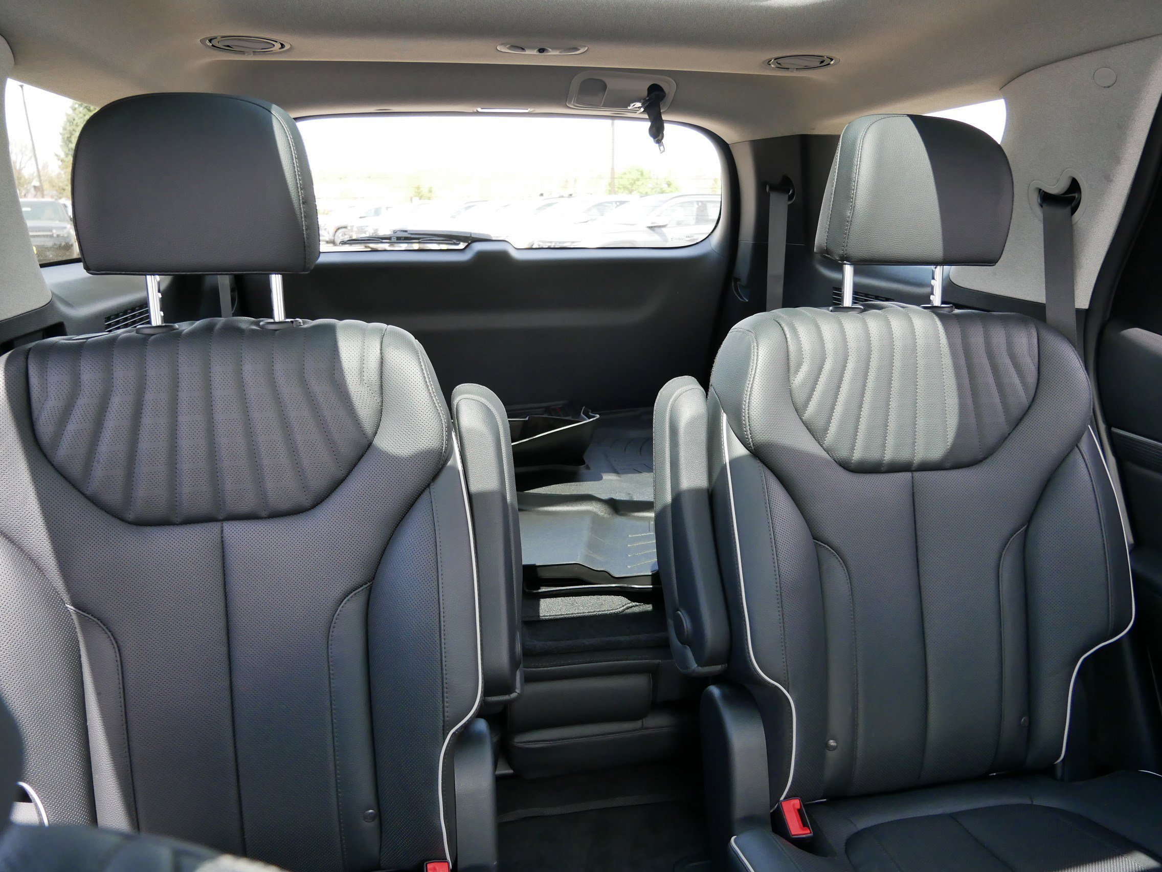 Certified Used 2023 Moonlight Cloud Hyundai Limited image 13