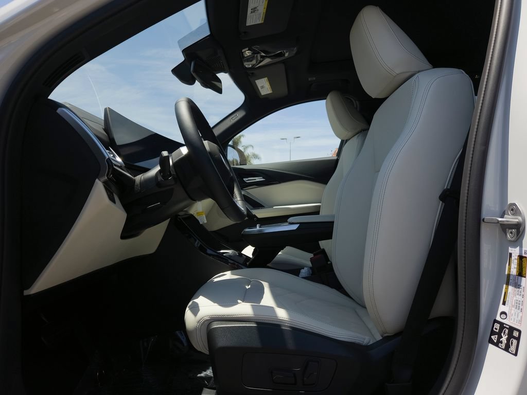 New 2026 Mineral White Metallic BMW xDrive28i image 7