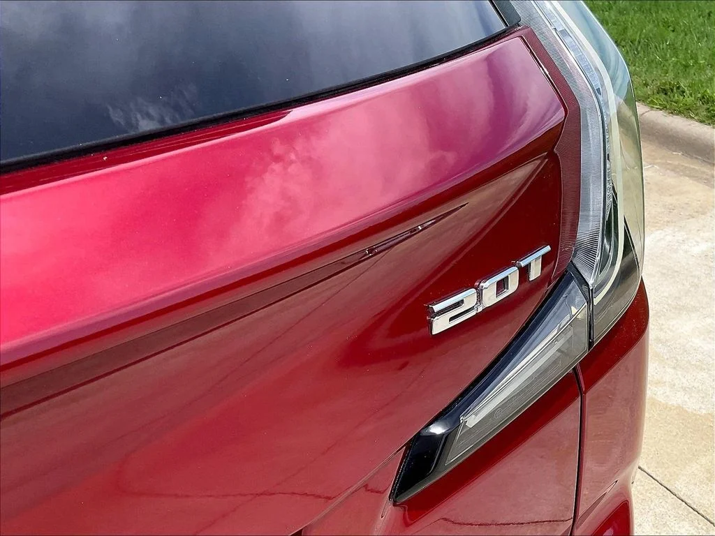 Used 2019 Red Cadillac Sport image 25