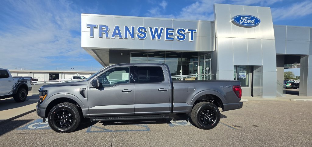 New 2026 Carbonized Gray Metallic Ford XLT image 2