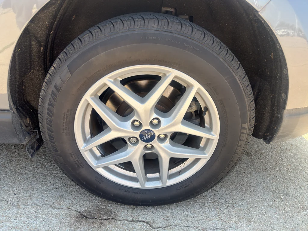 Used 2022 Carbonized Gray Metallic Ford SEL image 6