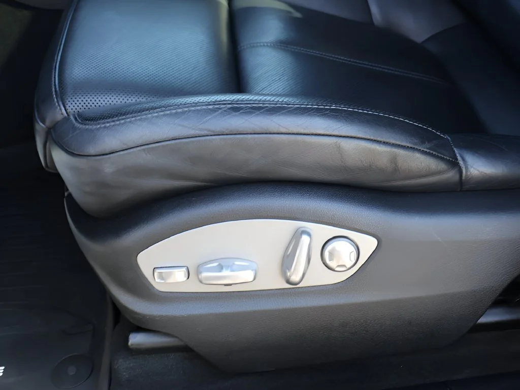 Used 2018  Porsche Base image 44