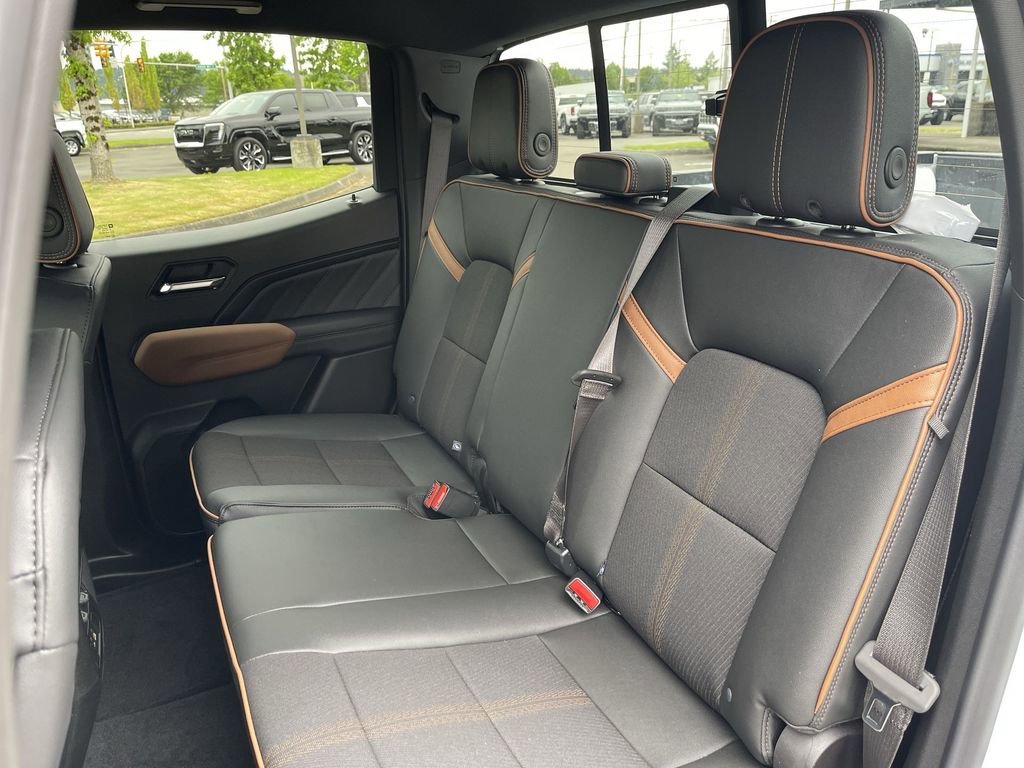 2025 GMC Canyon AT4 - Photo 24
