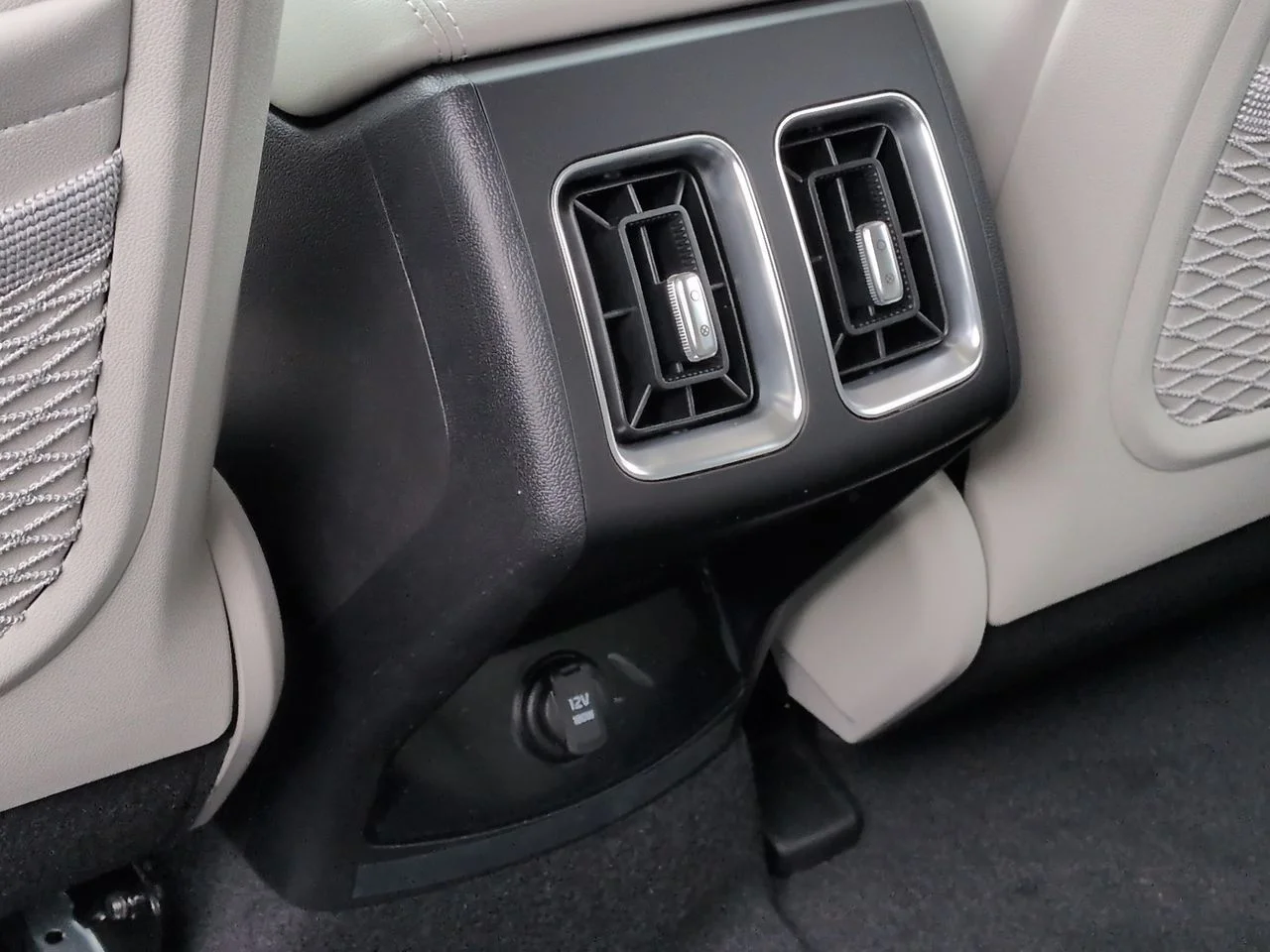 New 2026 Volcanic Sand Kia EX AWD image 22