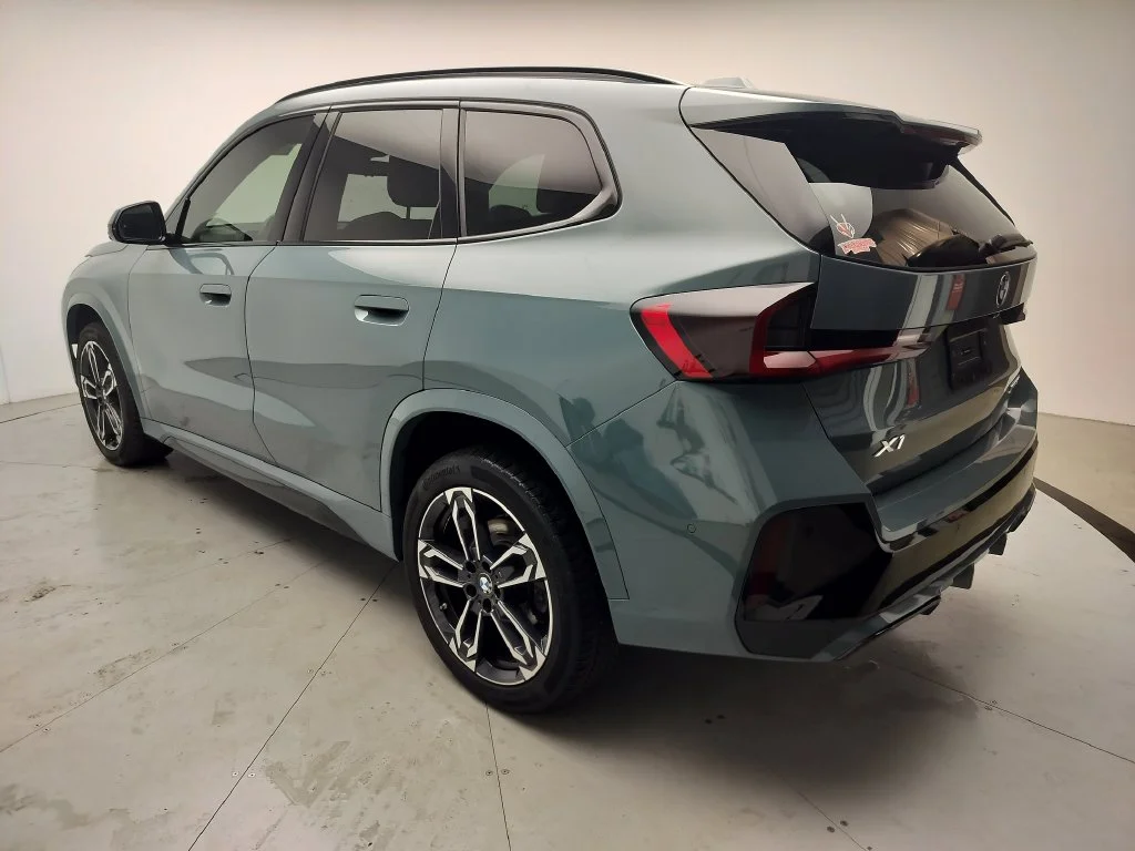 Certified Used 2025 Cape York Green Metallic BMW xDrive28i image 4