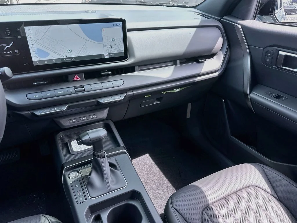 New 2027 Iceberg Green Kia X-Line SX image 25