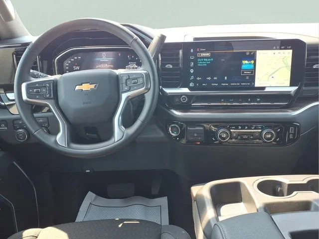 Used 2025 Summit White Chevrolet LT image 21