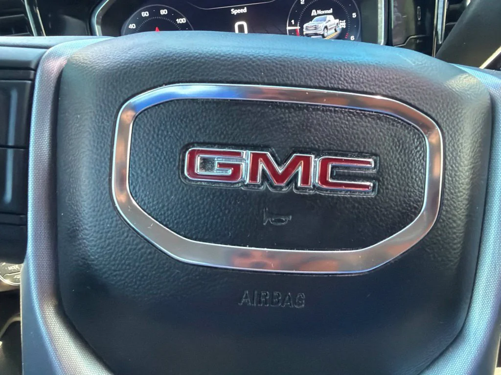 Used 2022 ONYX BLACK GMC SLE image 10