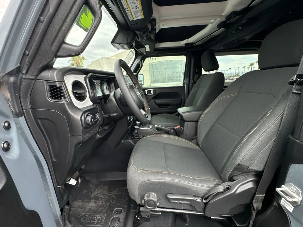 Used 2025 Gray Jeep Sport S image 10