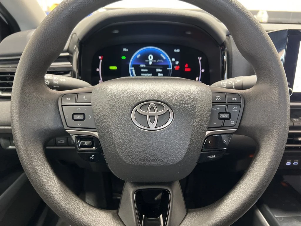 Used 2025 White Toyota LE image 46