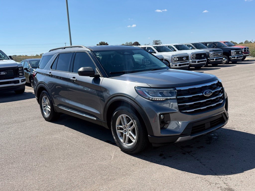 Used 2025 Gray Ford Active image 2
