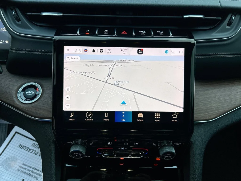 Used 2022 Black Jeep Summit image 17