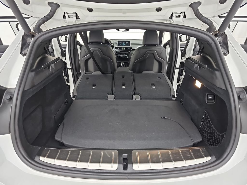 Used 2019 Mineral White Metallic BMW sDrive28i image 17