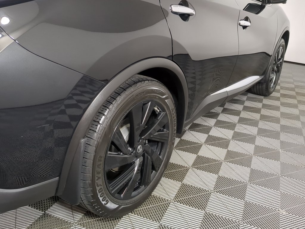 Used 2017 Magnetic Black Metallic Nissan Platinum image 9