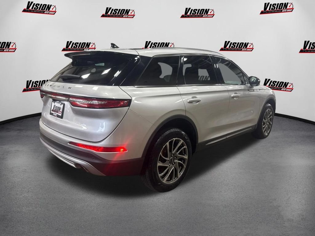 Used 2020 Silver Lincoln Standard image 5