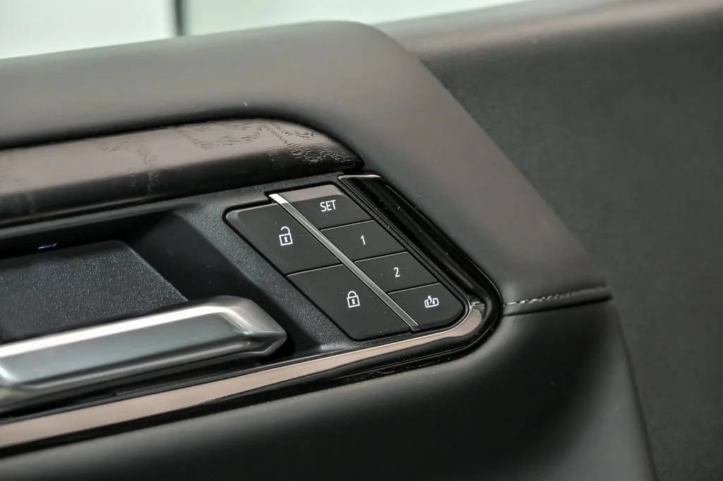 2026 GMC Sierra 1500 AT4X - Photo 6