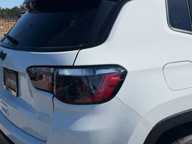 New 2026 Bright White Clear-Coat Exterior Paint Jeep Limited image 6