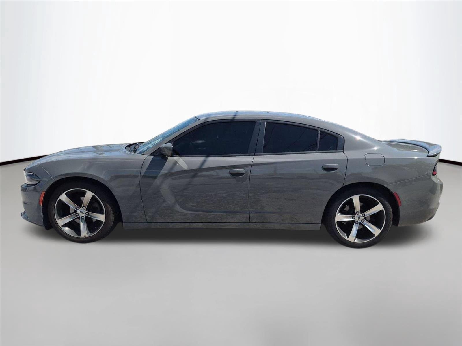 Used 2017 Destroyer Gray Clearcoat Dodge SE image 2