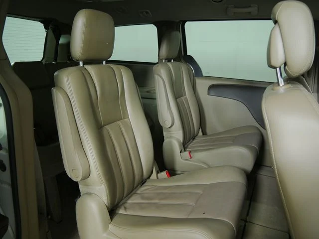 Used 2012 White Chrysler Touring image 14