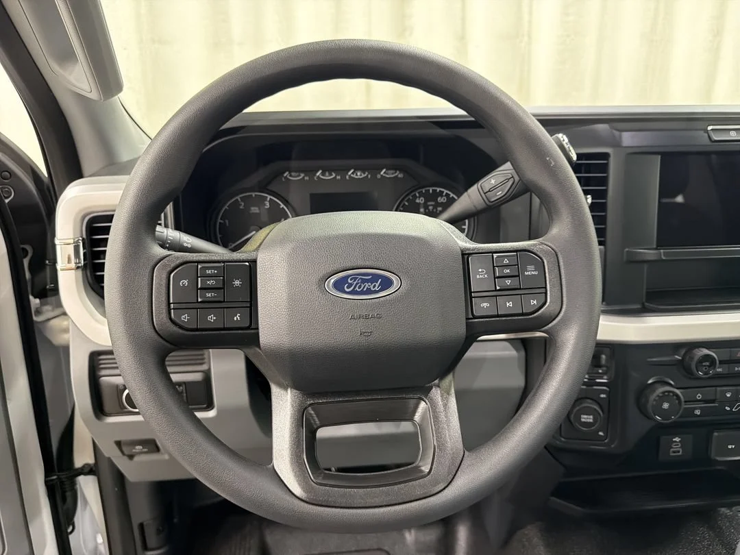 New 2026 Oxford White Ford F-550® XL image 15