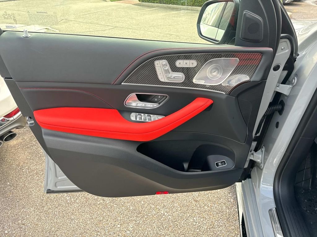 2025 Mercedes-Benz GLE AMG GLE63 S - Photo 10