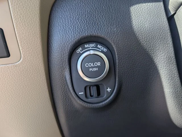 Used 2013 Silver Kia Exclaim image 15