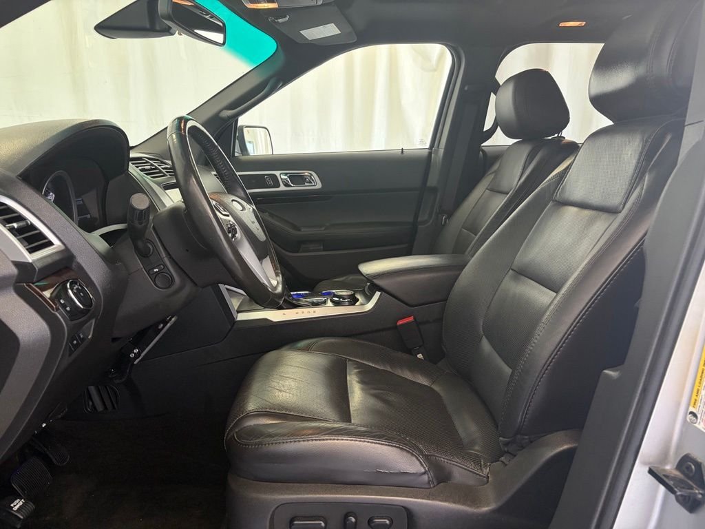 Used 2014 Ingot Silver Ford Limited image 16