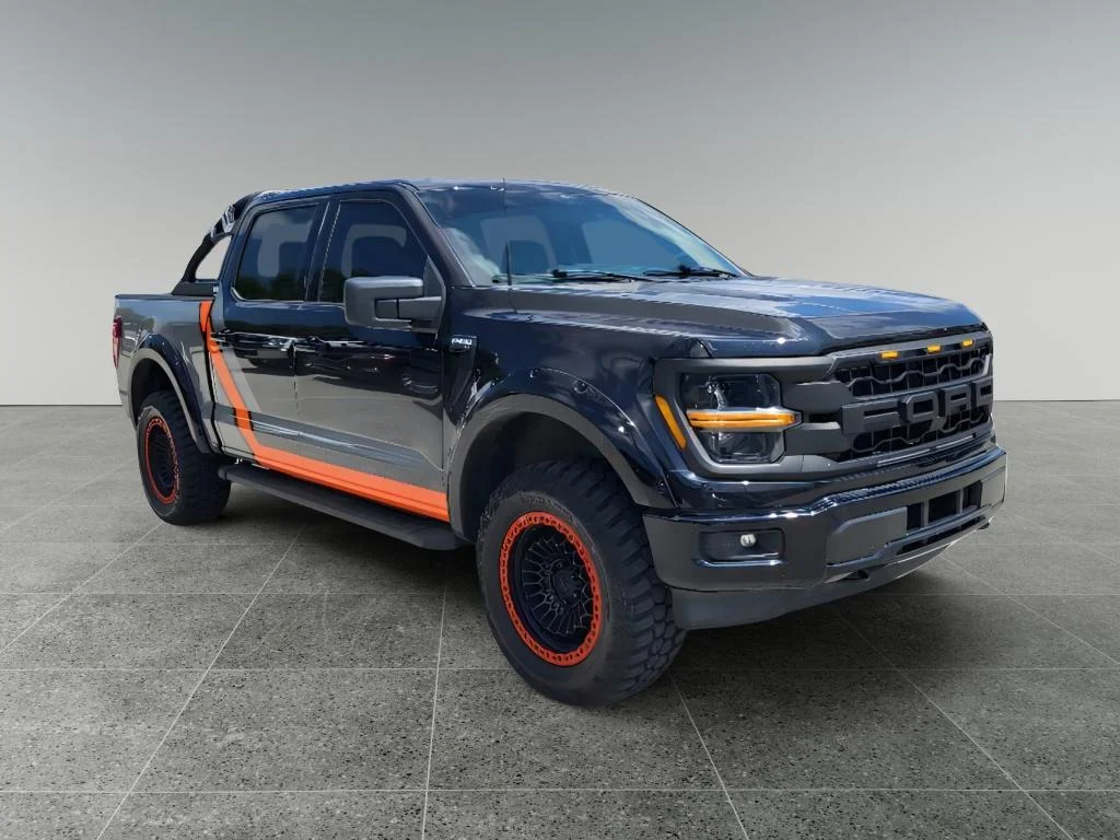 Used 2025 AGATE BLACK METALLIC Ford XLT image 4