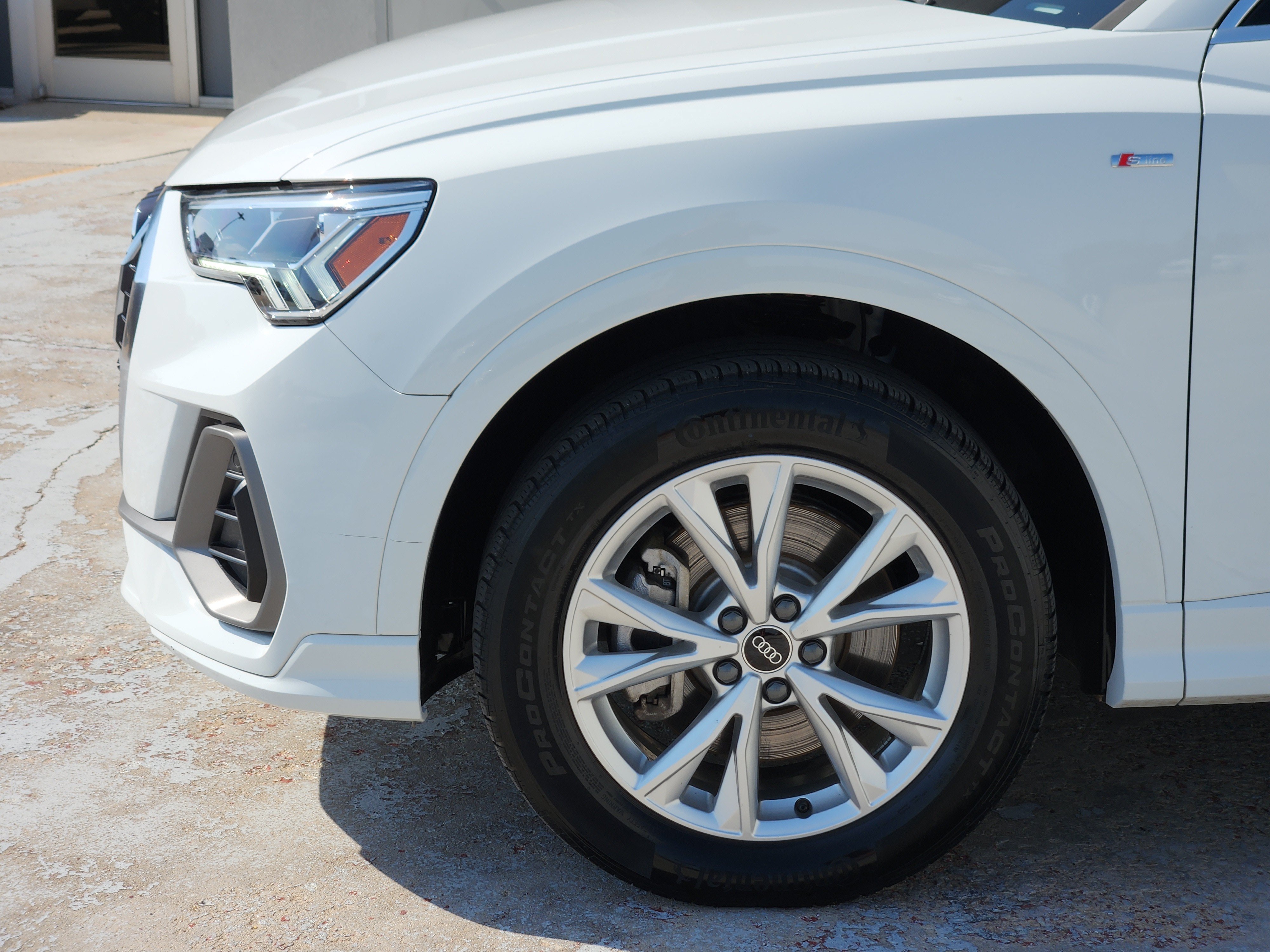 Used 2025  Audi S line Premium image 9